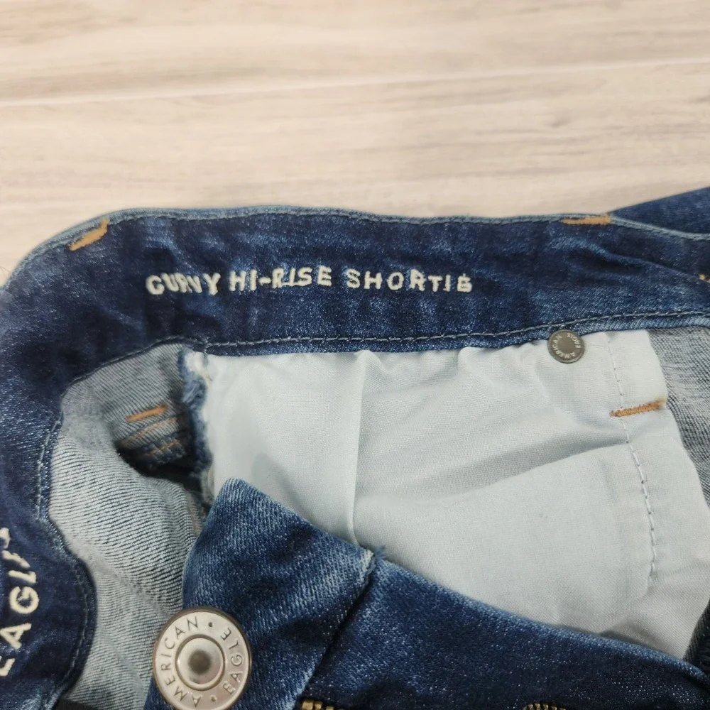 American Eagle Curvy High-Rise‎ Shortie Women's 4 Distressed Dark Wash Shorts - Picture 4 of 7